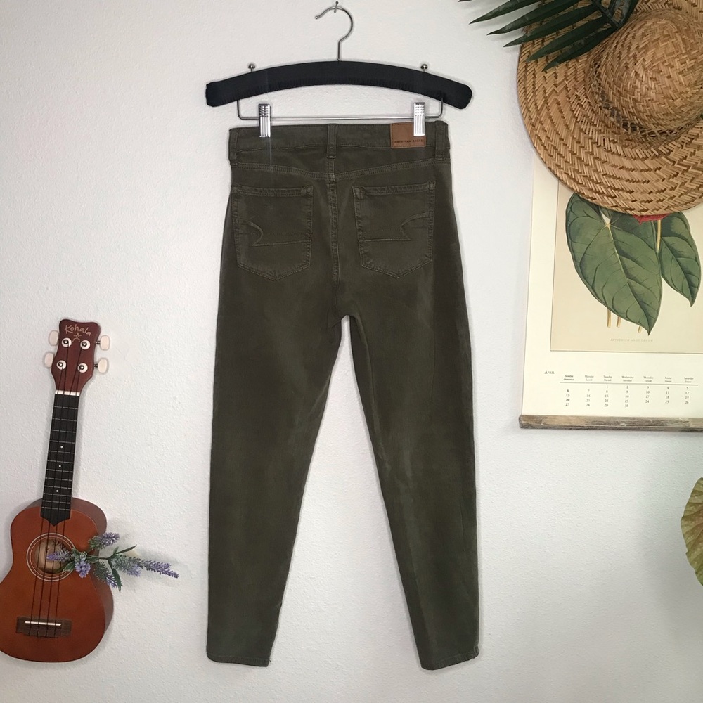 •American Eagle Super High Rise Jegging•